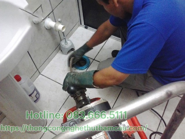 Thi công thông tắc cống 1